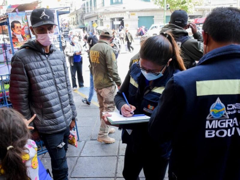 Unos 4.328 extranjeros se regularizan en Bolivia