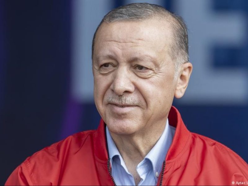 Erdogan amenaza a Grecia con una acción militar "repentina"