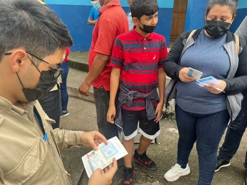 Guatemala expulsa a migrantes venezolanos y cubanos de su territorio
