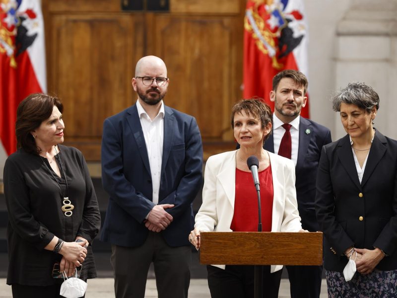Nuevos ministros en Chile: más mujeres, más moderado y más experto