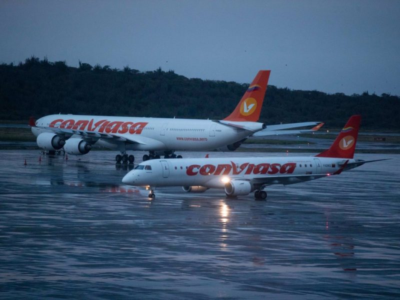 Llegan 12 tripulantes del avión venezolano iraní retenido en Argentina