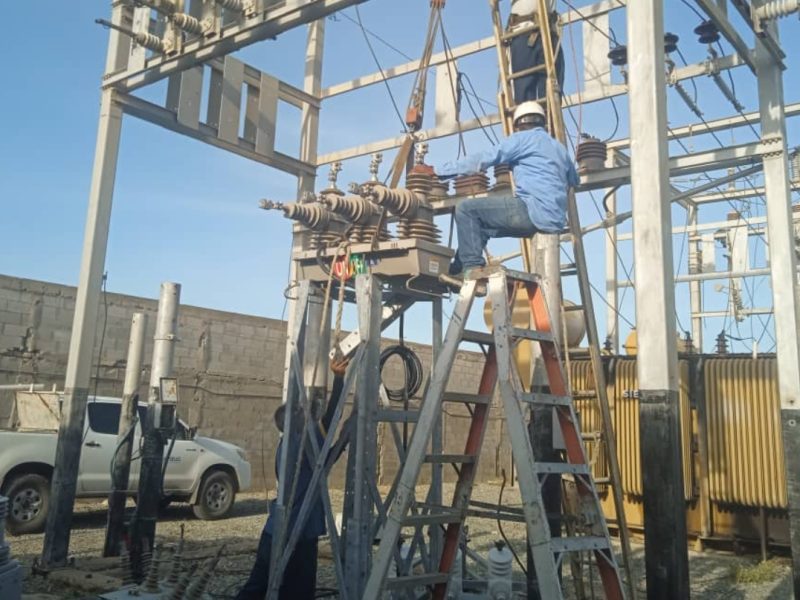 Sectores de Punto Fijo reportan que tienen más de 72 horas sin servicio eléctrico
