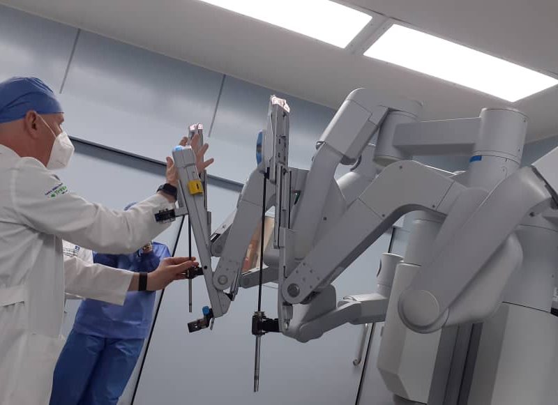 Cirugía robótica se extiende en Venezuela con el Sistema Da Vinci
