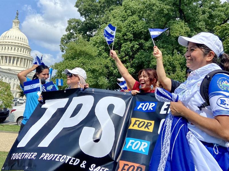 La protección que llega tarde: venezolanos en EEUU esperan un año por el TPS