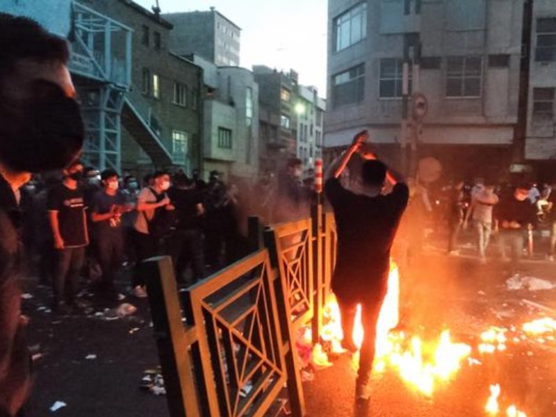 Al menos 35 personas han muerto en protestas en Irán
