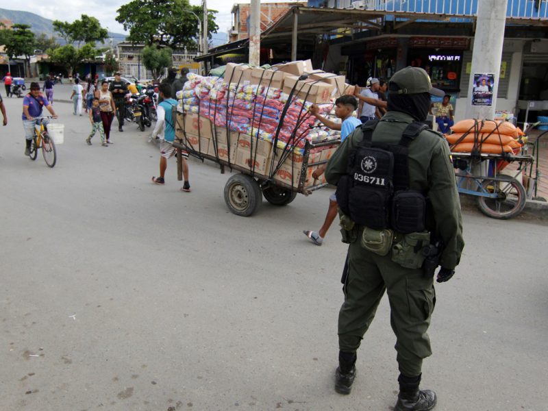 Venezuela reforzará vigilancia desde este lunes en la frontera para evitar lavado de dinero