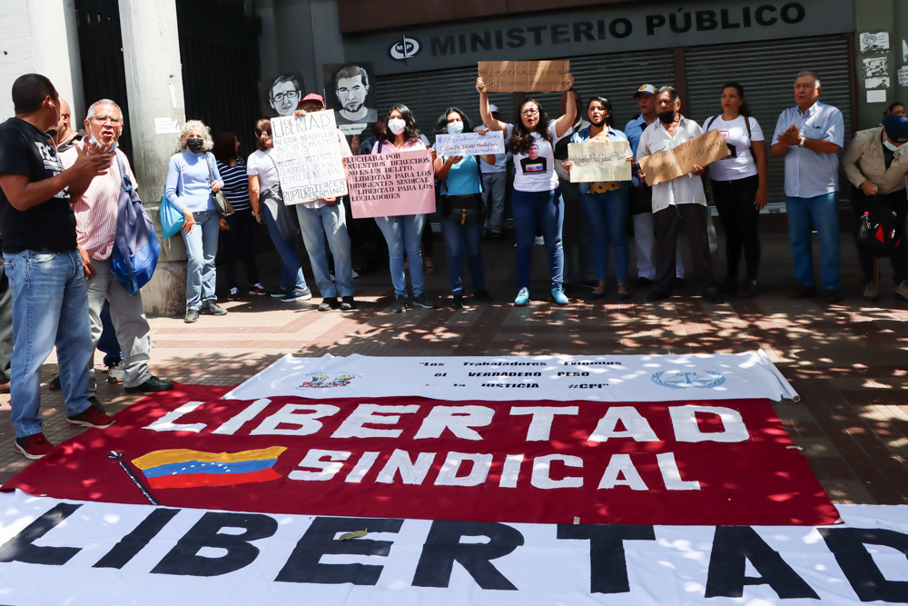 Familiares de presos políticos protestan en el Palacio de Justicia este 26 septiembre