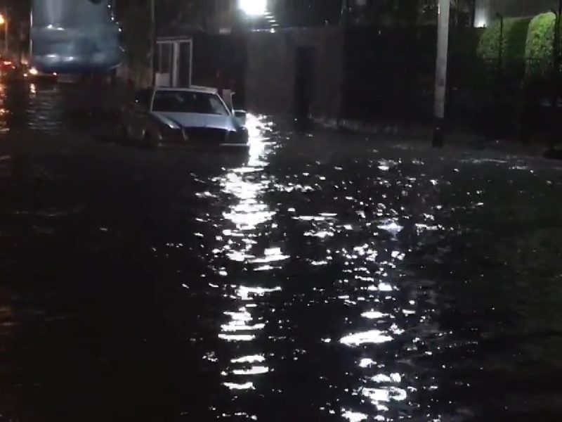 Usuarios reportan fuertes lluvias y tormenta eléctrica en Barquisimeto