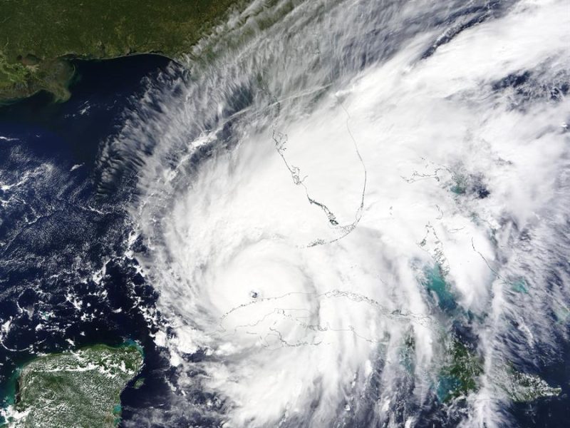 on vientos de 250 kilómetros/hora, Ian se acerca a la costa oeste de Florida