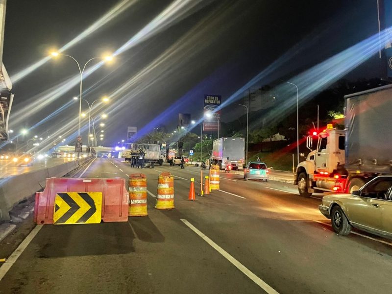 Organismos de seguridad atienden inundación en el distribuidor Altamira