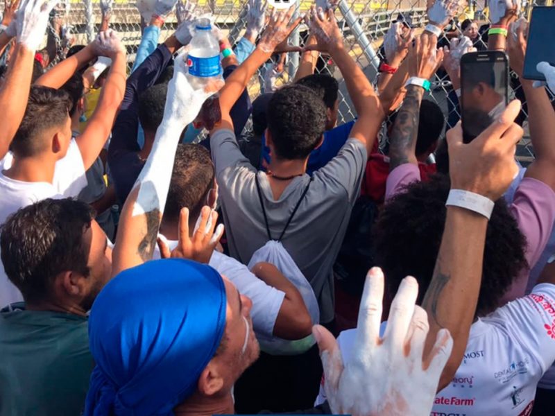 Cierran puente fronterizo entre México y Estados Unidos por protesta de migrantes venezolanos