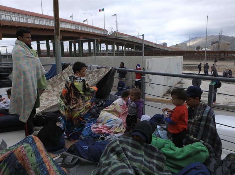 Venezolanos viven en calles de Ciudad Juárez debido a nueva política de EE.UU.