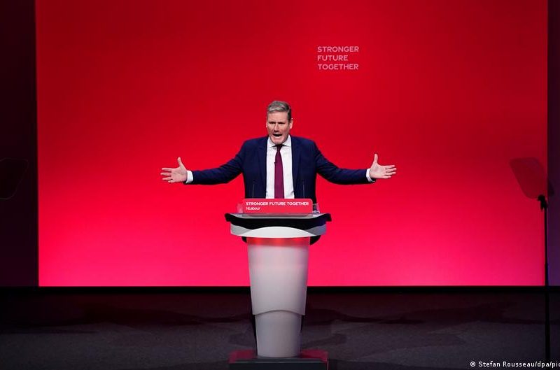 Starmer pide elecciones "ahora" ante caos en Reino Unido