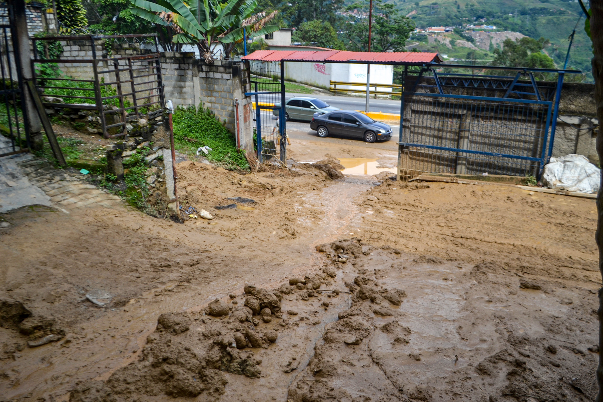 Comunidades De Hoyo De La Puerta Abandonadas Y Al Borde Del Colapso 