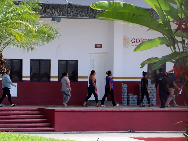 Migrantes se amotinan en centro de retención en la frontera sur de México