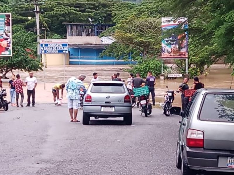 Se inundó Bahia de Cata, en Aragua, tras las lluvias de este #1Nov