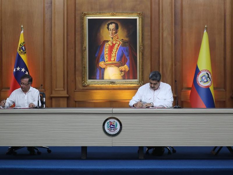 Qué acordaron Petro y Maduro en su primer encuentro oficial