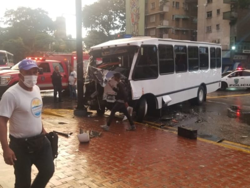 Accidente entre dos buses en Altamira deja 15 heridos