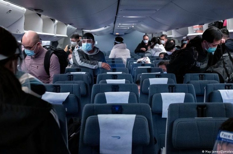 China relaja restricciones anticovid y recorta cuarentena para viajeros internacionales