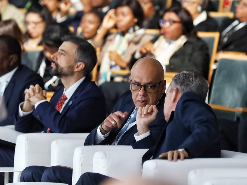 Obstáculos políticos y jurídicos bloquean el acuerdo social: esto es lo que se sabe