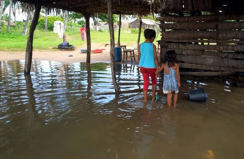 Inundaciones afectan a familias en la Guajira
