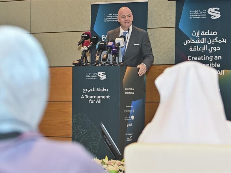 Infantino resalta los avances en Catar y denuncia una doble moral occidental
