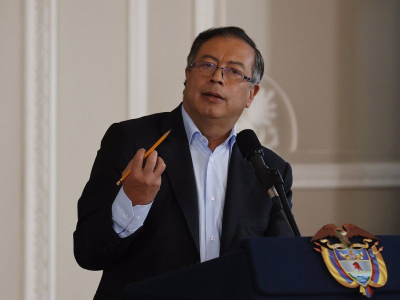 Gobierno de Colombia y el ELN instalan en Caracas mesa de diálogo por la paz