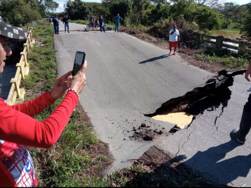 Colapsó carretera del municipio Catatumbo en el estado Zulia
