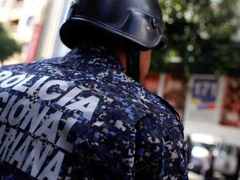 Maduro aprueba crear una fábrica de armas en acto policial