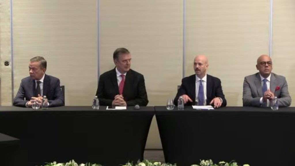 Plataforma Unitaria y gobierno de Maduro acuerdan en México liberar fondos bloqueados