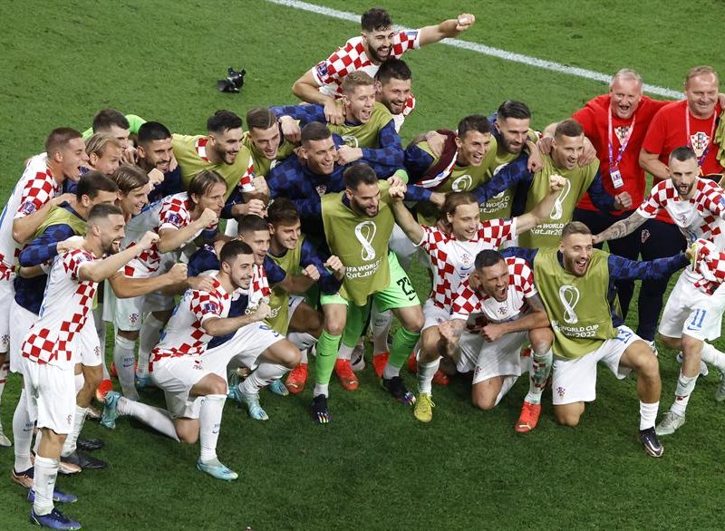 Croacia se mete en octavos