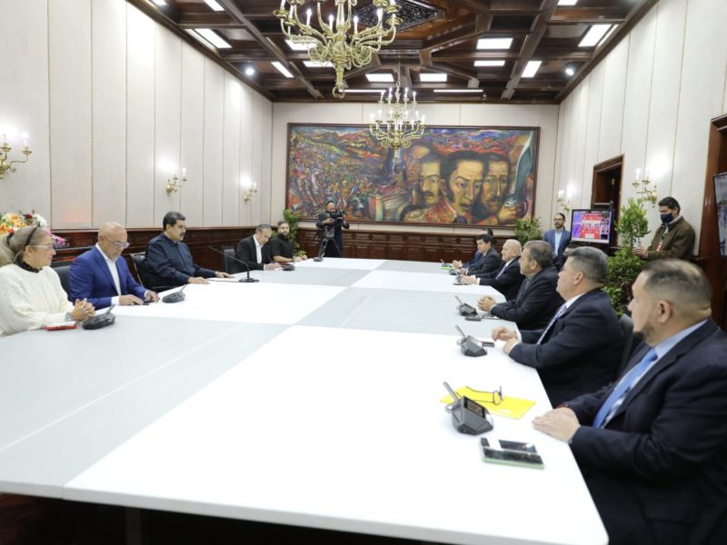 Quiénes integran la Alianza Democrática que se reunió con Maduro en Miraflores
