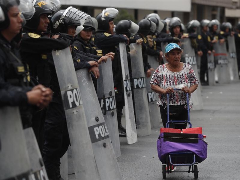 Así vivieron los venezolanos la destitución de Pedro Castillo en Perú