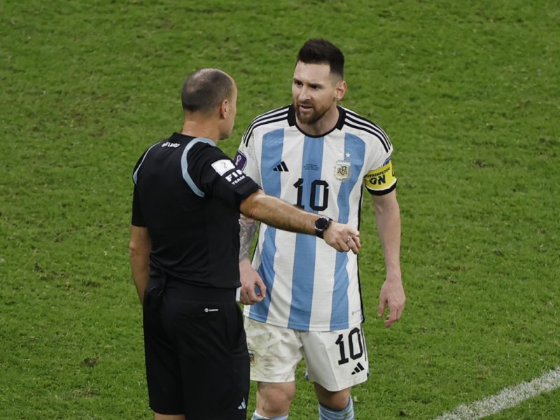 “¿Qué mirás, bobo?”: La pelea de Messi después del final del Argentina Países Bajos