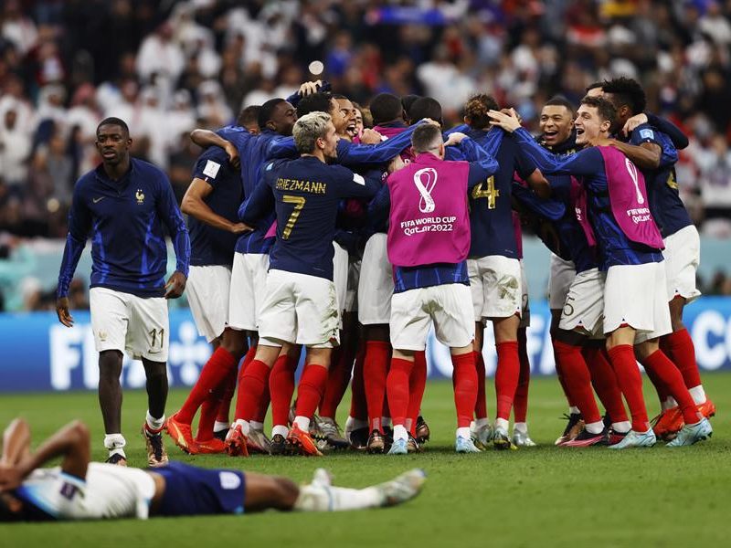 Francia se mete en semifinales en duro partido ante Inglaterra