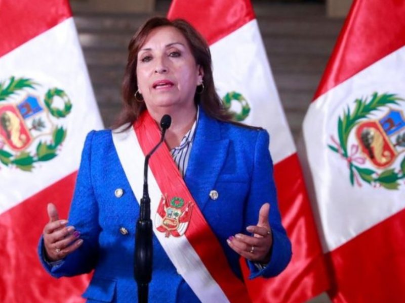 Perú retira a su embajadoar de Honduras