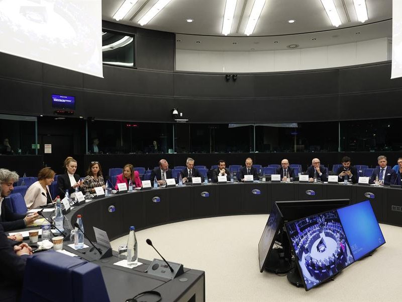 Parlamento Europeo destituye a Eva Kaili de la vicepresidencia por escándalo de corrupción