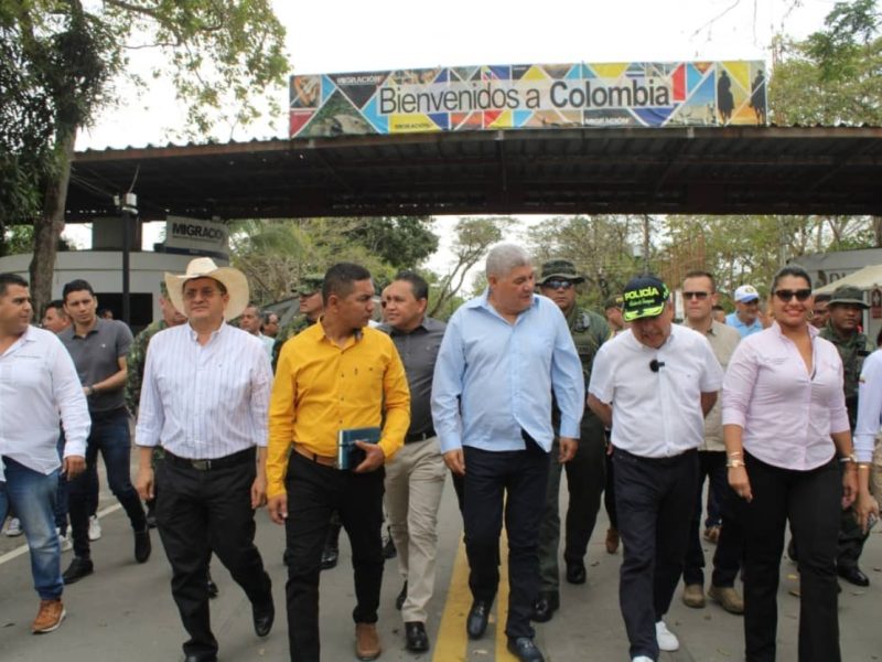 Venezuela y Colombia abren un segundo puente para el tránsito de vehículos en Apure