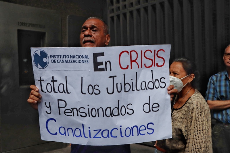 Protestan trabajadores de transporte en Chacao (Mairet Chourio)