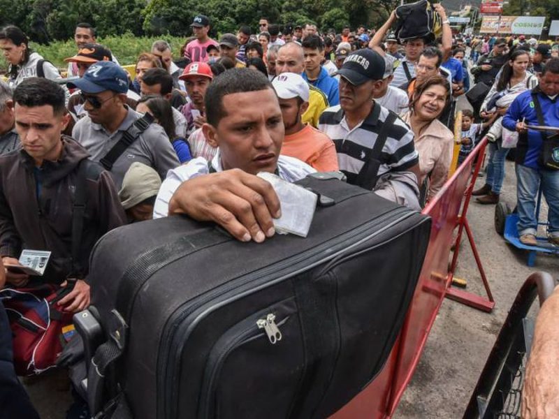 Acnur y OIM piden mayor apoyo global a refugiados y migrantes venezolanos