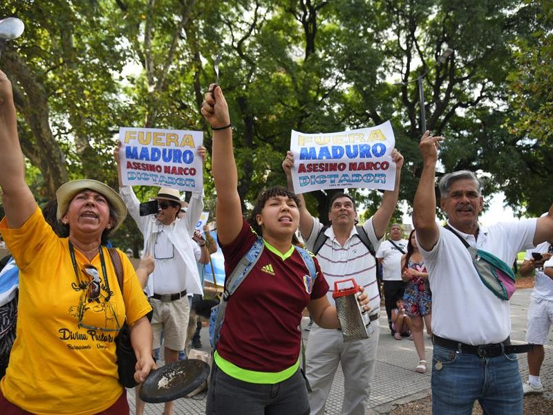 Maduro no irá a Cumbre de la Celac, enviará al canciller Yván Gil
