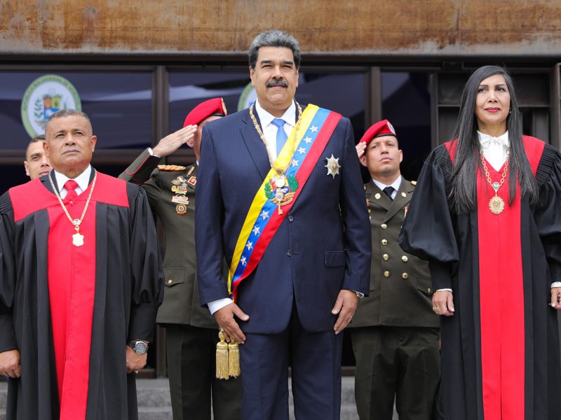 Maduro ante magistrados del TSJ: El que se meta a juez no puede ser cobarde