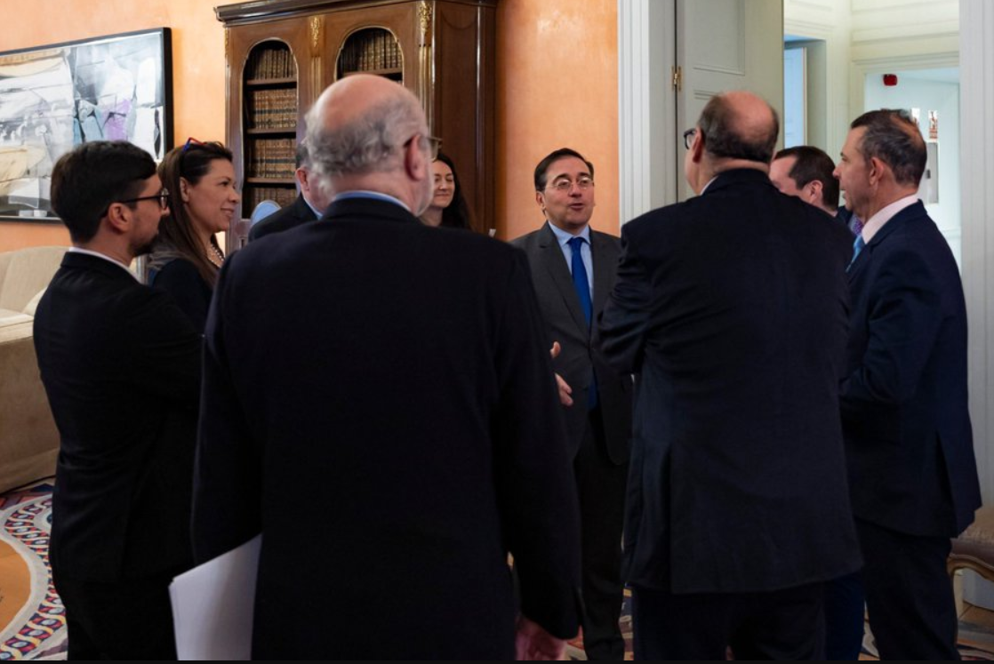 Claves de la gira de la Plataforma Unitaria por Europa – Efecto Cocuyo