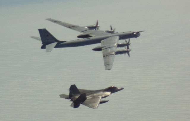 EEUU intercepta aviones rusos cerca de Alaska en espacio aéreo internacional