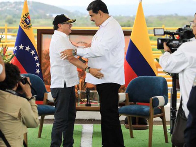 Maduro y Petro firman acuerdo para "la expansión del comercio" binacional