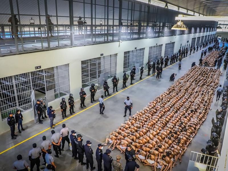 Petro propone a Bukele un "foro" para comparar experiencias sobre homicidios