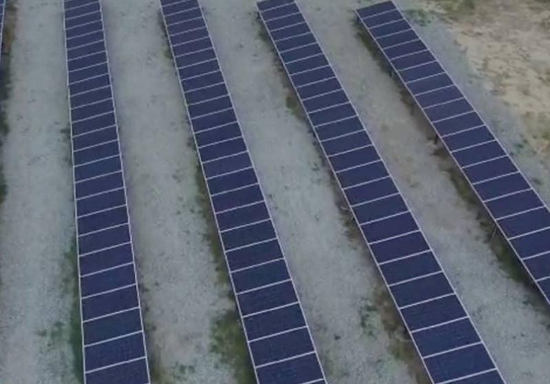 Placas solares el sistema cuenta con 135 paneles solares para beneficiar a más de 2.500 personas