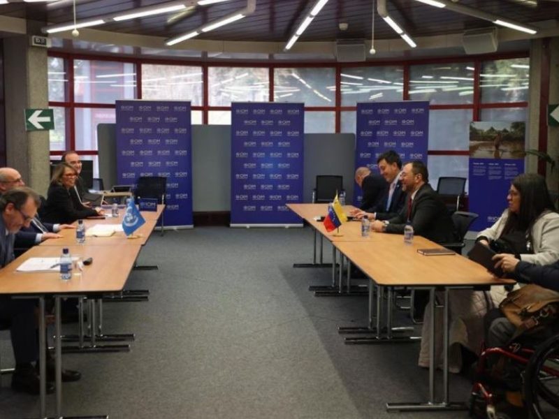 Venezuela se compromete a fortalecer la cooperación con la OIM y la Acnudh