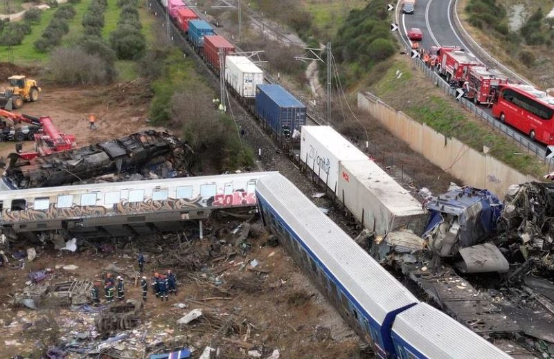 Culminan trabajos de rescate con decenas de desaparecidos tras choque de trenes