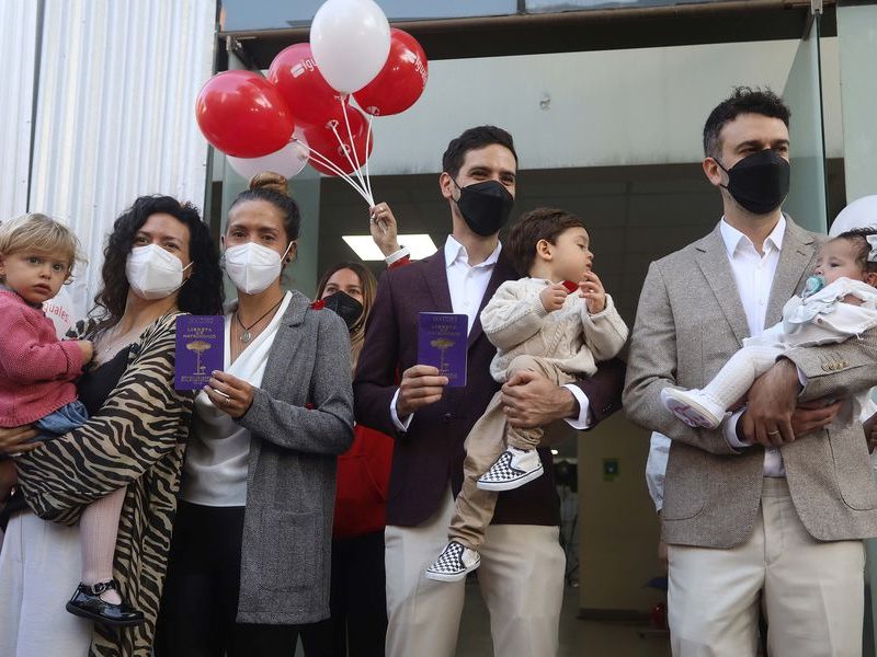 Se casan 2.254 parejas en primer año de vigencia de matrimonio gay en Chile